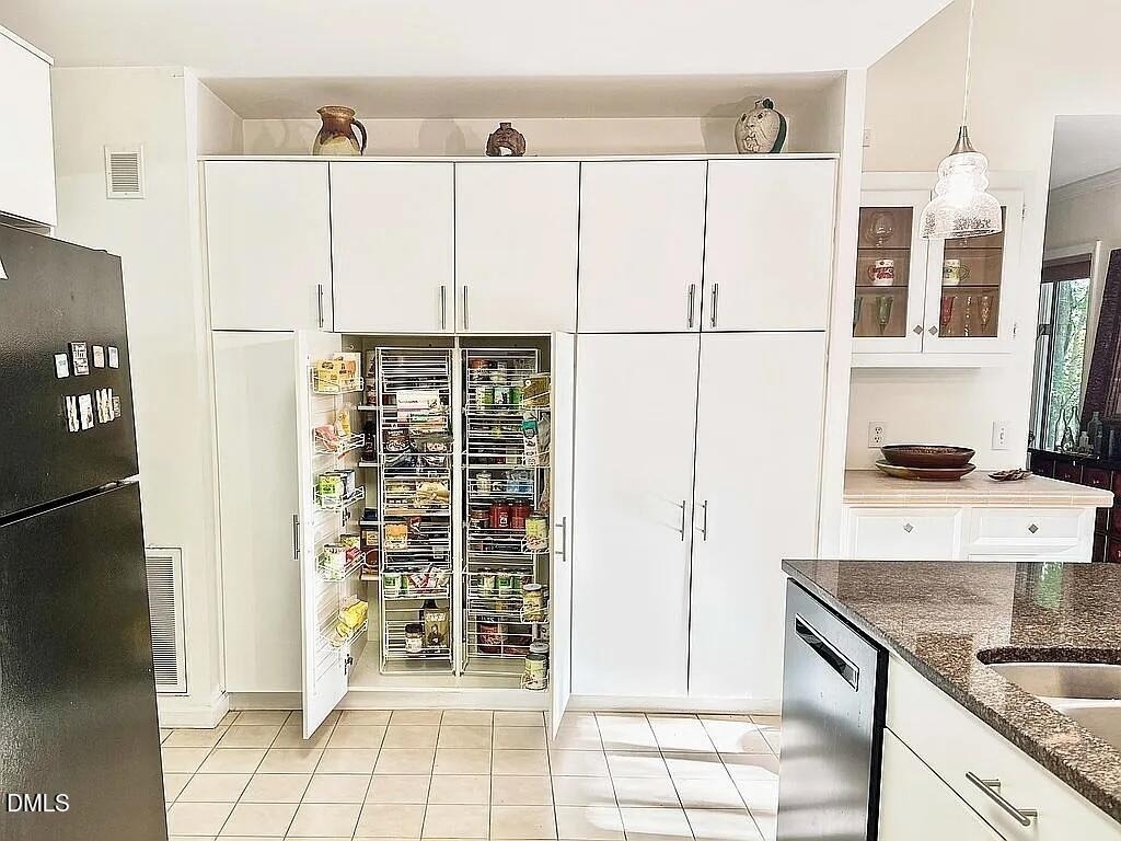 1907 Wedgewood Drive - Photo 4
