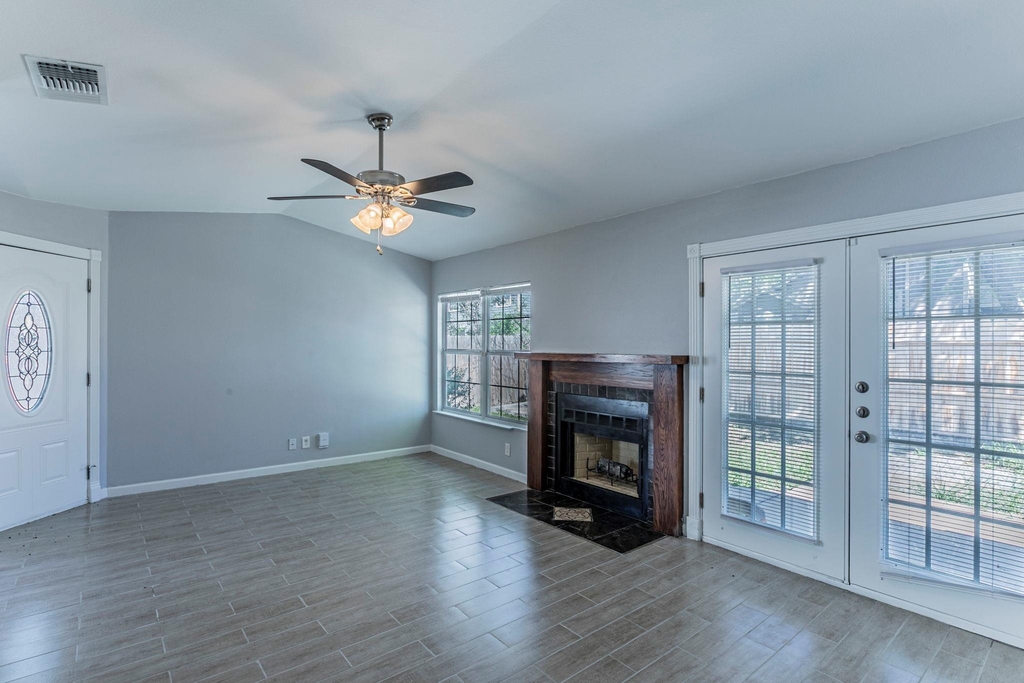 9411 Valley Moss - Photo 3