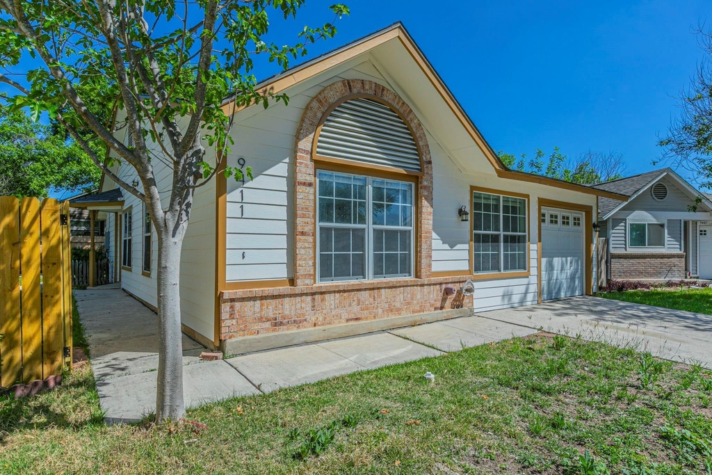 9411 Valley Moss - Photo 0