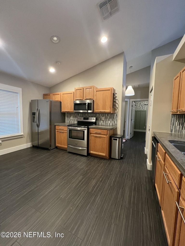 1115 Main Street - Photo 4