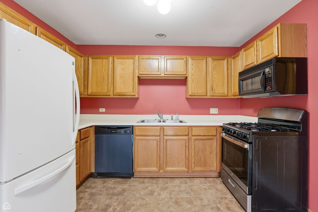 490 Westwood Court - Photo 3