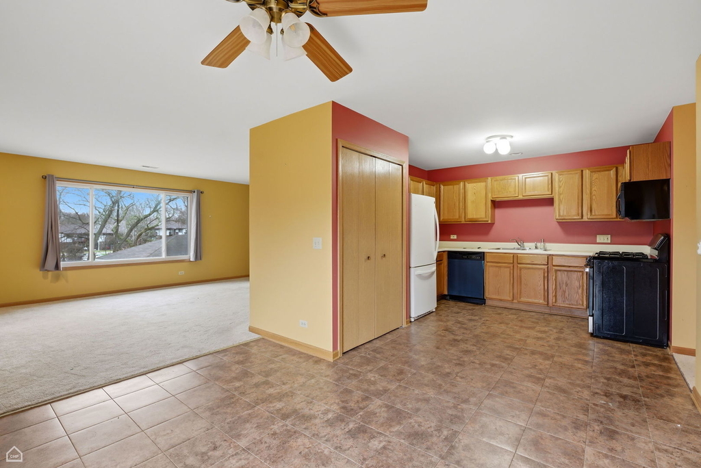 490 Westwood Court - Photo 4