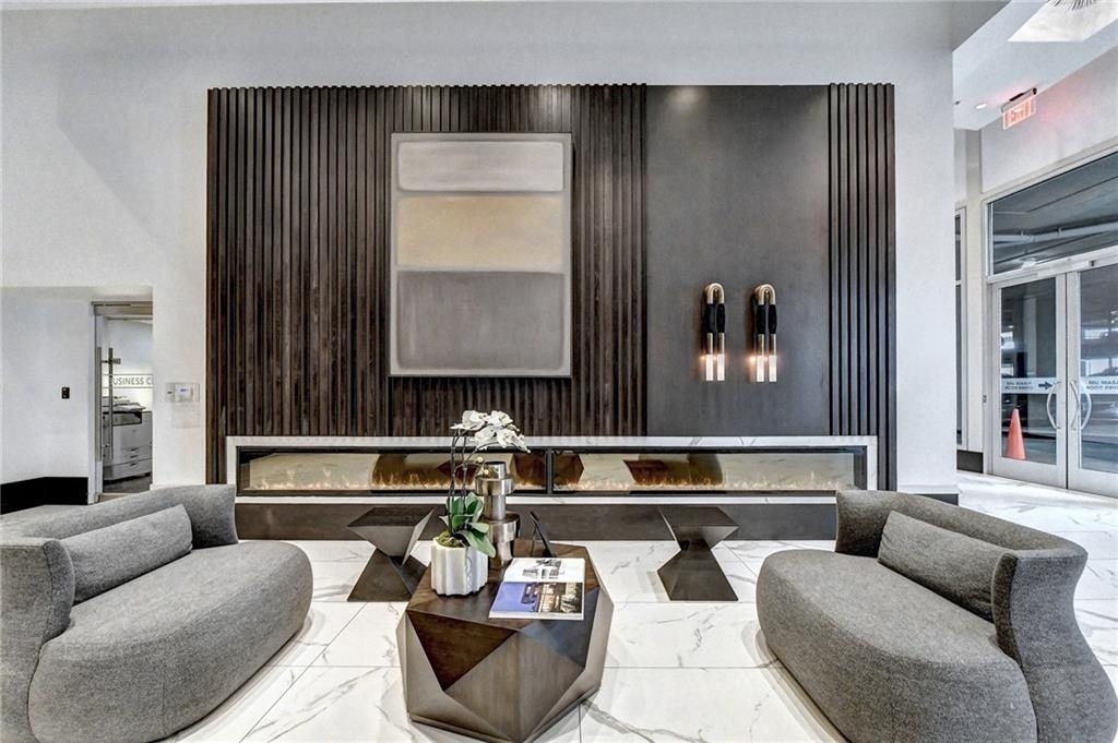 400 W Peachtree Street Nw - Photo 1