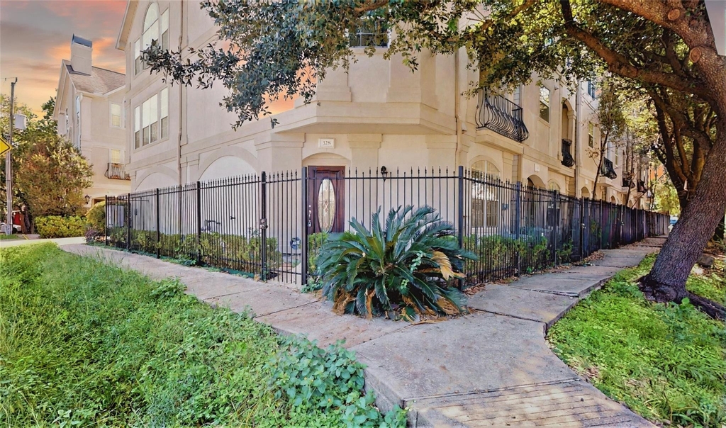 328 Malone Street - Photo 38
