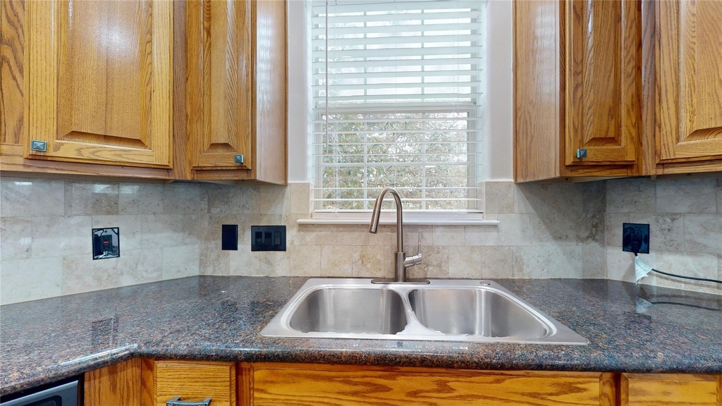 328 Malone Street - Photo 14