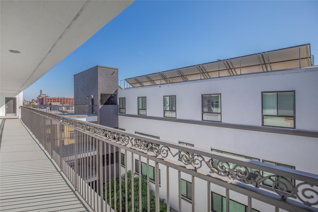 1825 Mission St - Photo 6