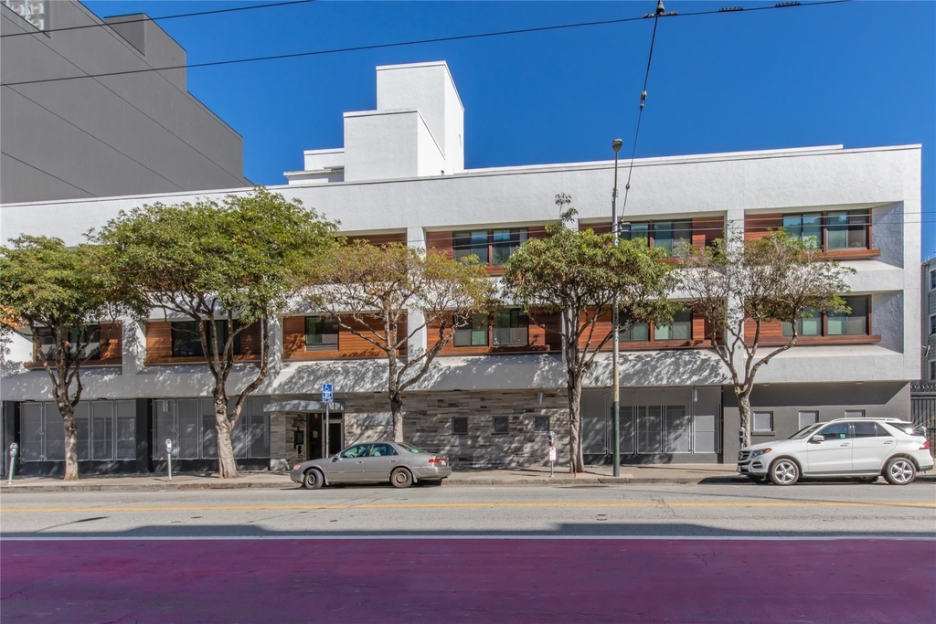 1825 Mission St - Photo 0