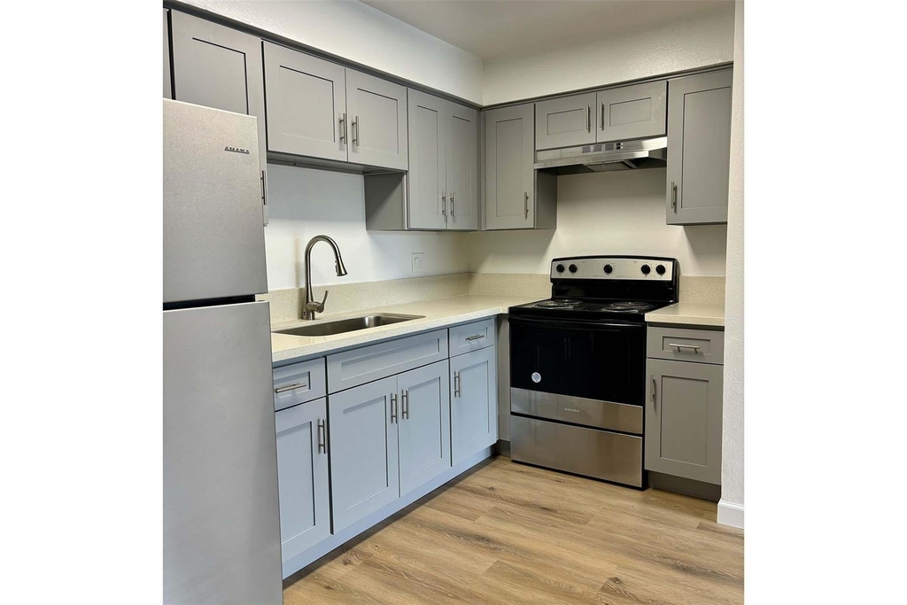 2701 Randolph St - Photo 1