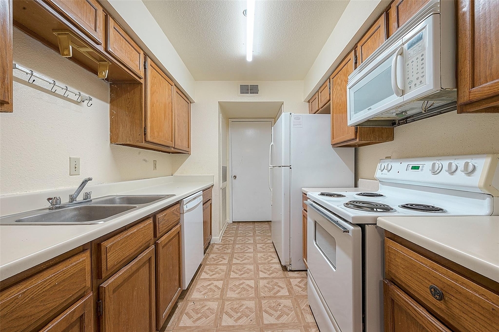 6606 De Moss Drive - Photo 5