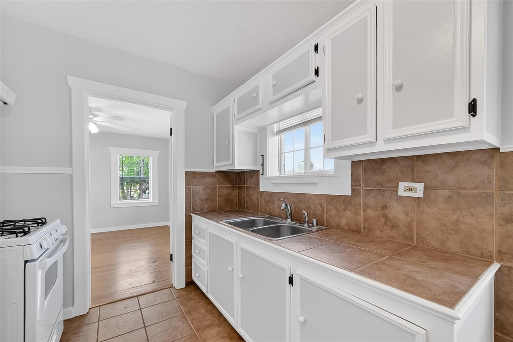 2316 Freeman Street - Photo 12