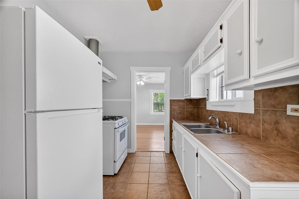 2316 Freeman Street - Photo 14