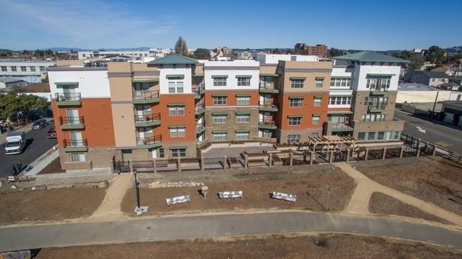 25 Harbour Wy - Photo 2