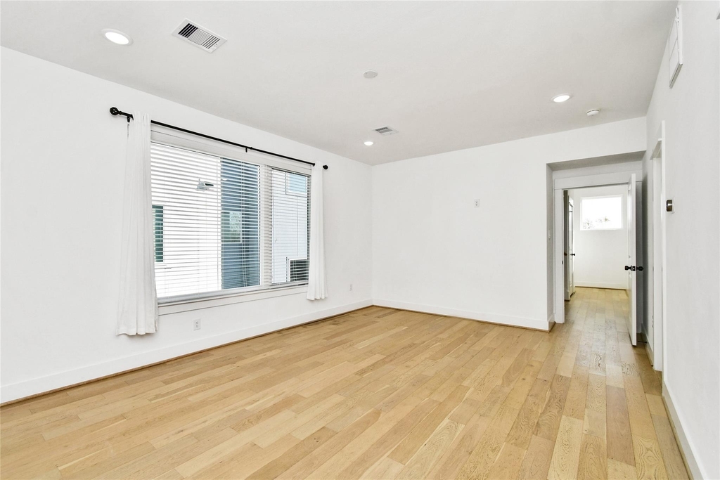 208 N York Street - Photo 16