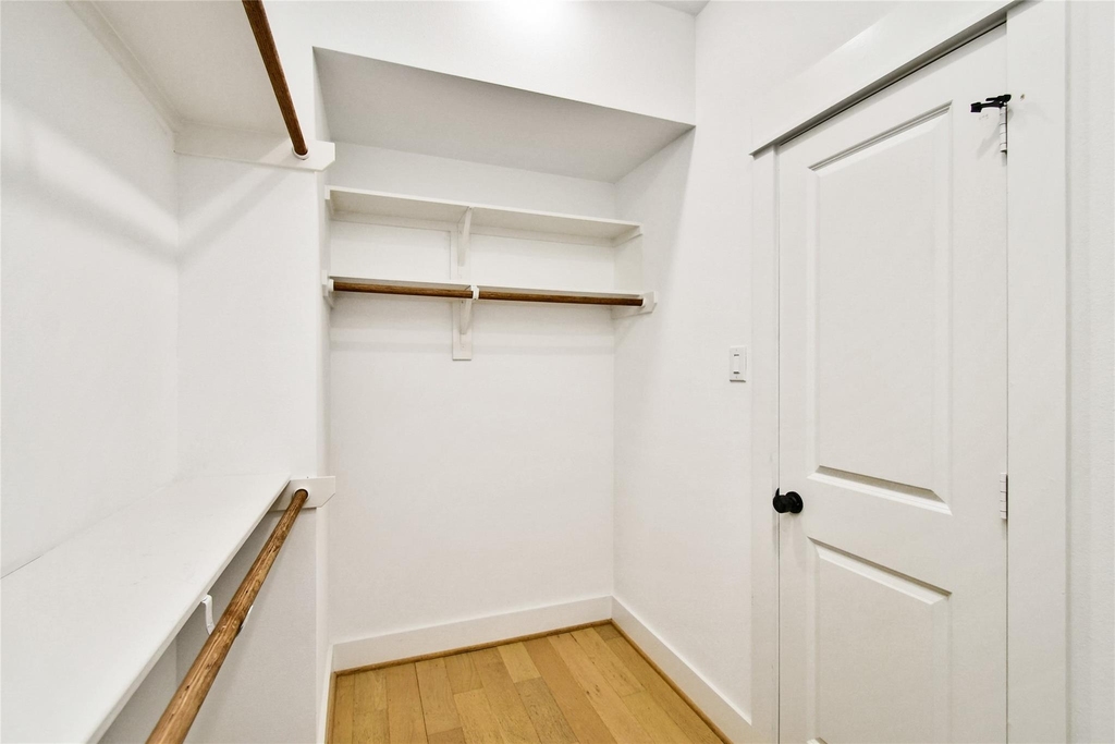208 N York Street - Photo 22