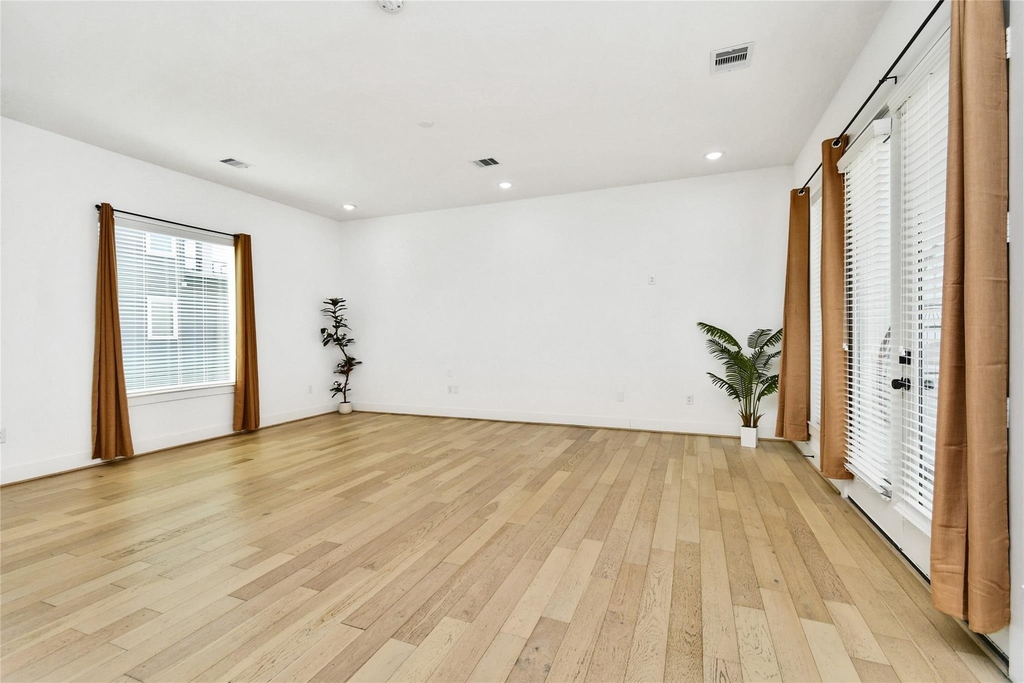 208 N York Street - Photo 11