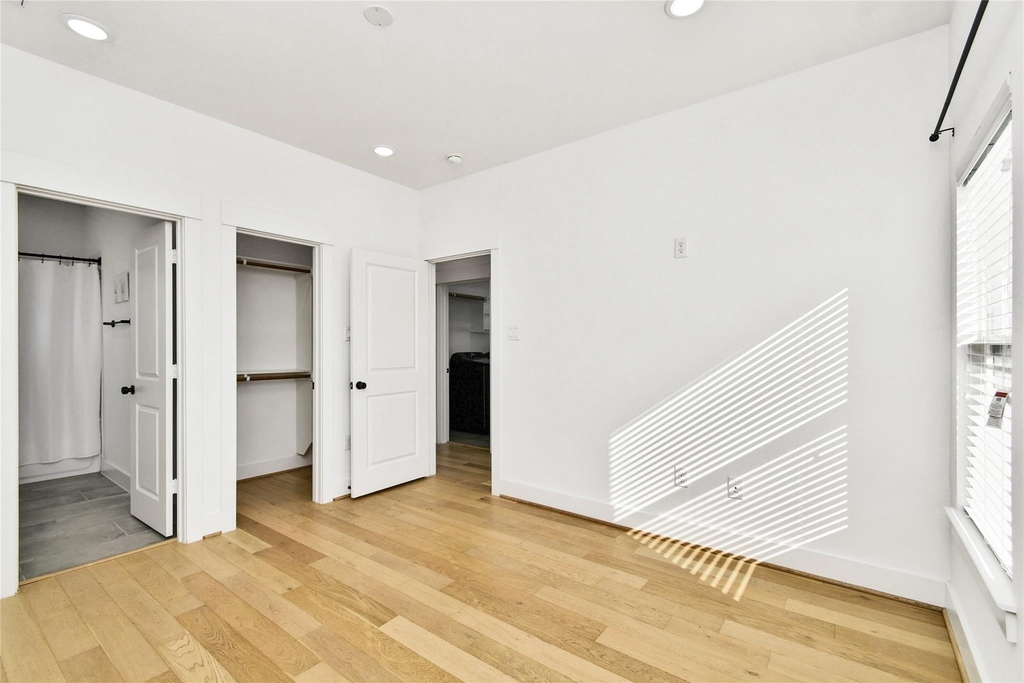 208 N York Street - Photo 24