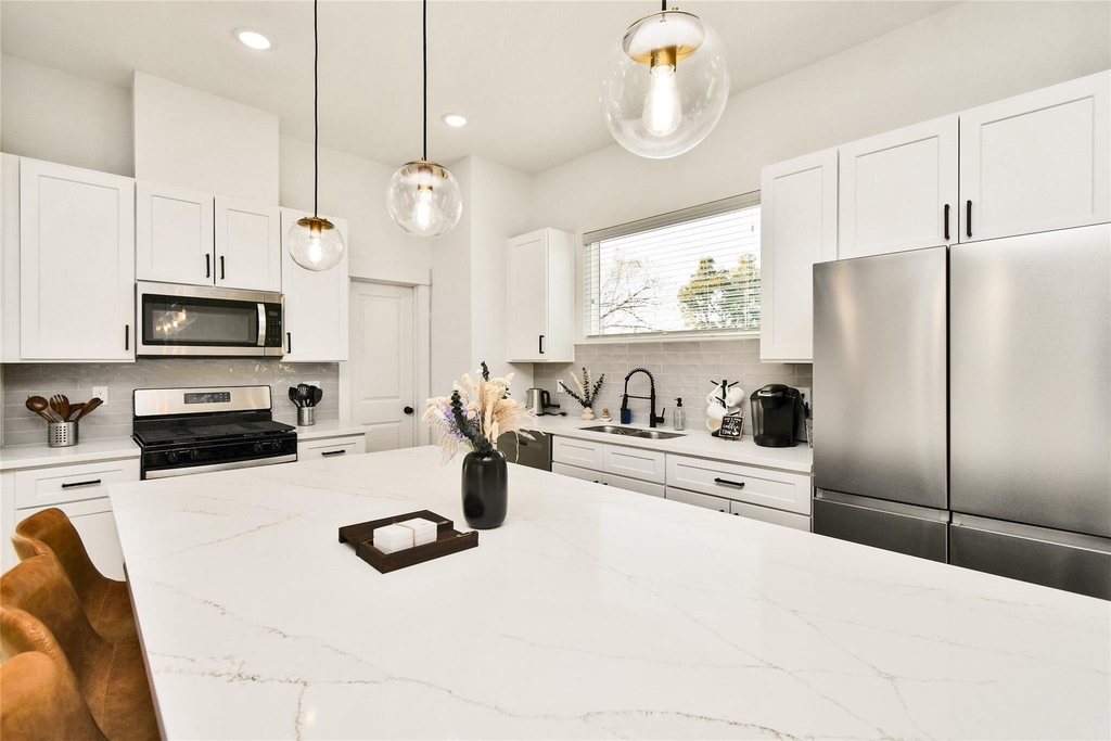 208 N York Street - Photo 10