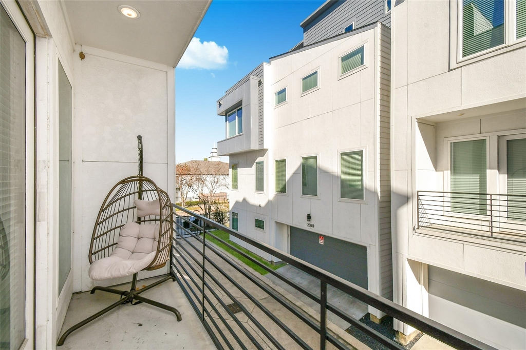 208 N York Street - Photo 28