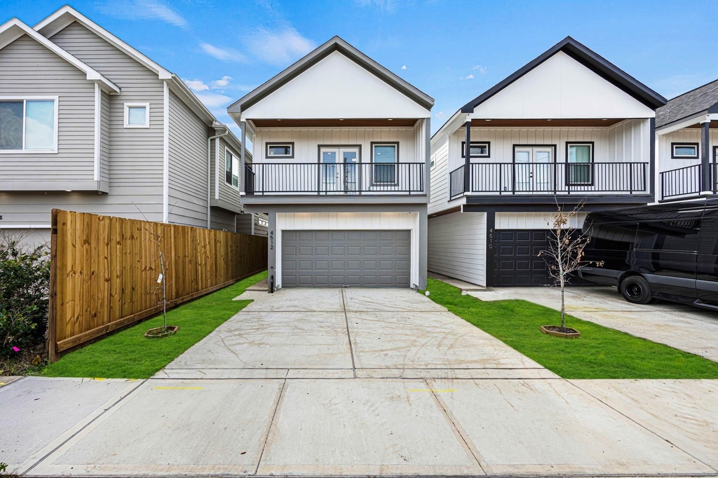 4512 Noble Street - Photo 0