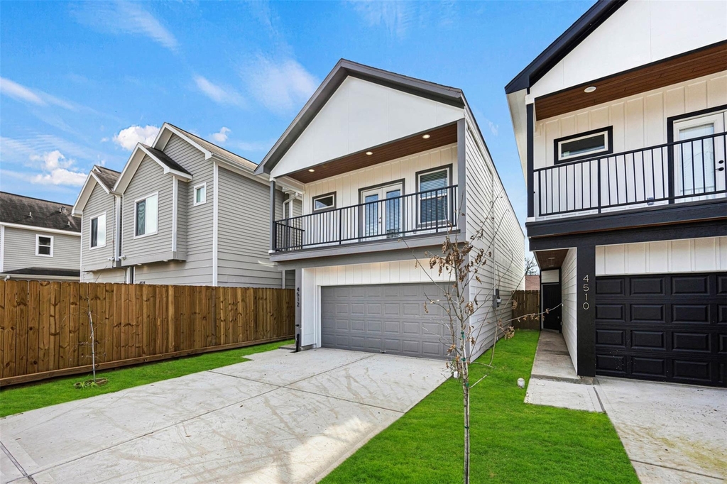 4512 Noble Street - Photo 1