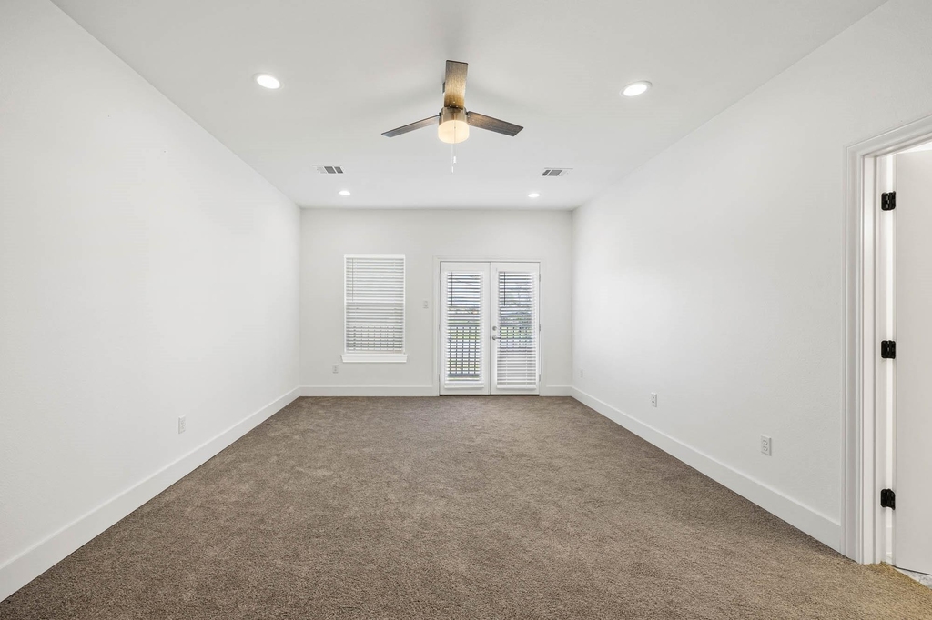 4512 Noble Street - Photo 11