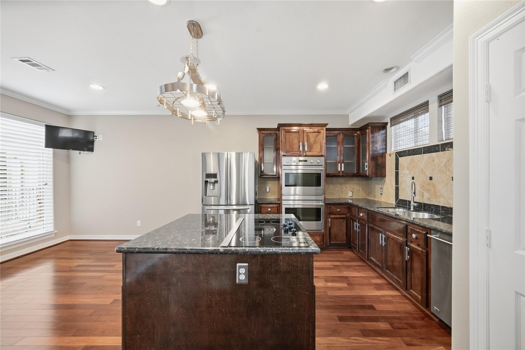 1316 Cleburne Street - Photo 9
