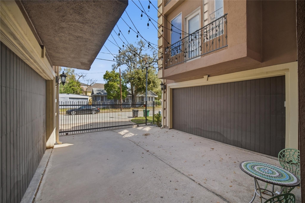 1316 Cleburne Street - Photo 24