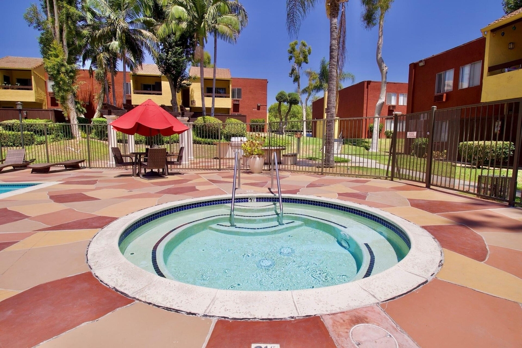 2600 S Azusa Ave - Photo 5