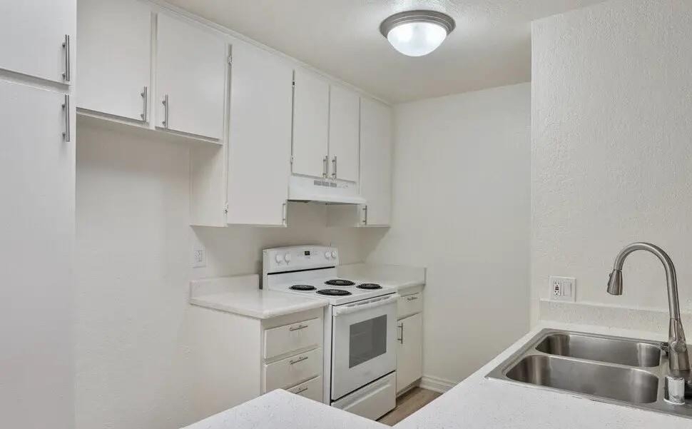 2600 S Azusa Ave - Photo 9