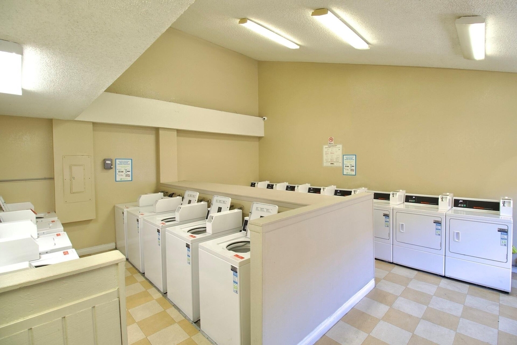 2600 S Azusa Ave - Photo 8