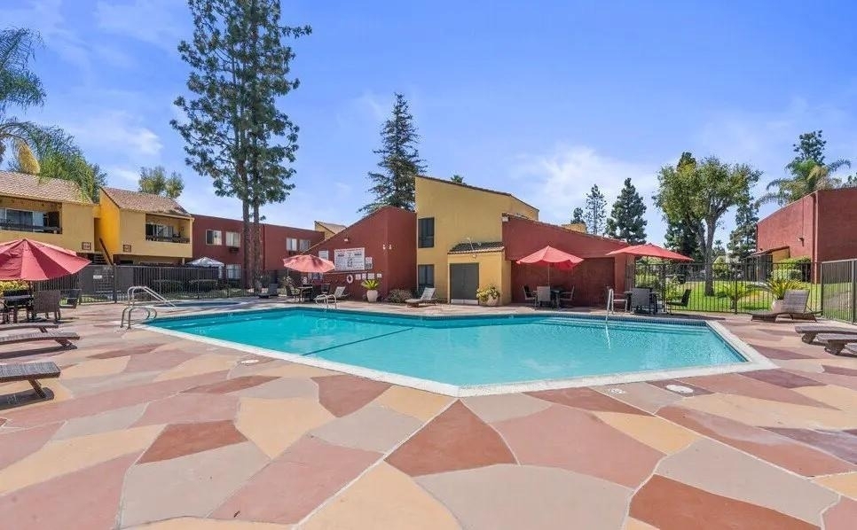 2600 S Azusa Ave - Photo 6