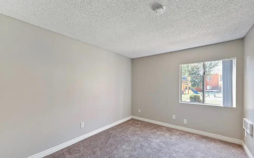 2600 S Azusa Ave - Photo 19