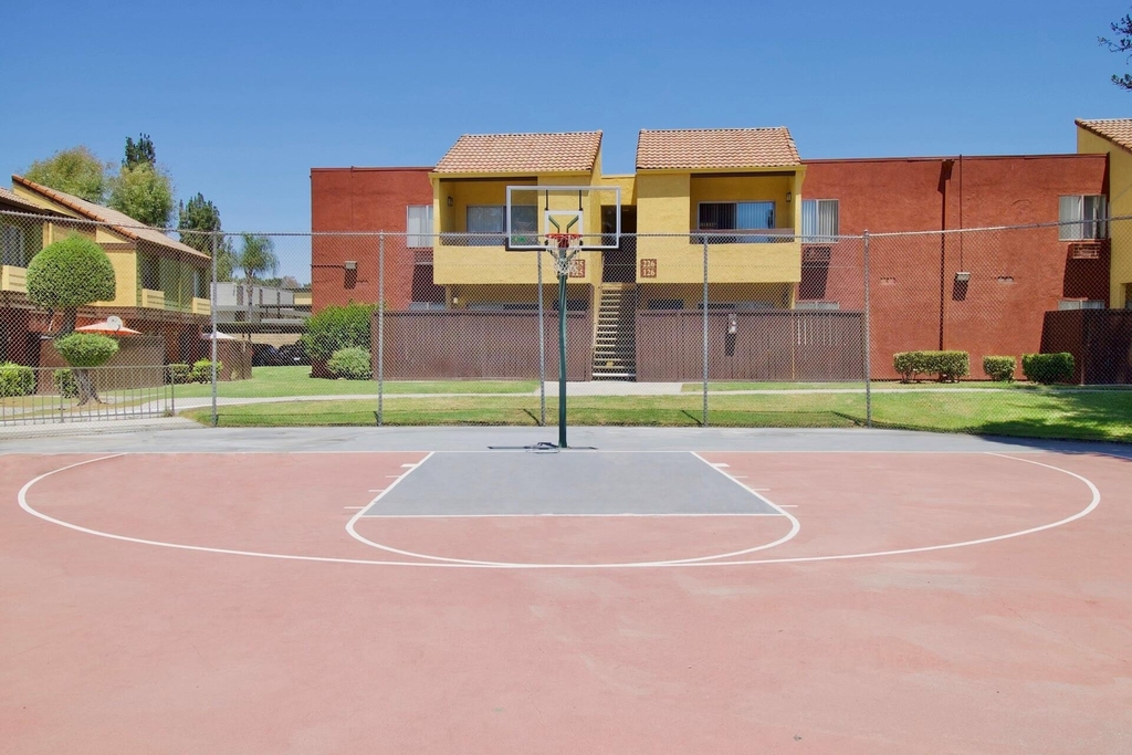 2600 S Azusa Ave - Photo 1