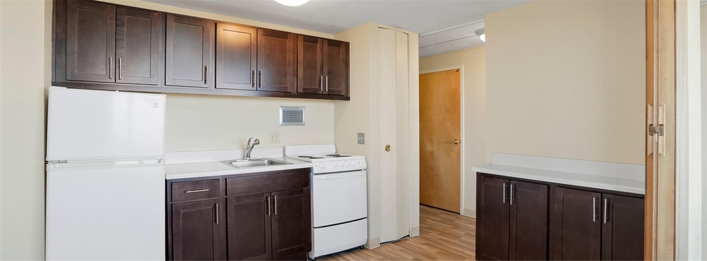 1055 Adams Circle - Photo 5
