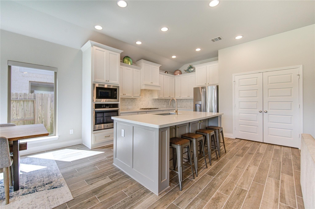 1930 Creekwood Cove - Photo 18