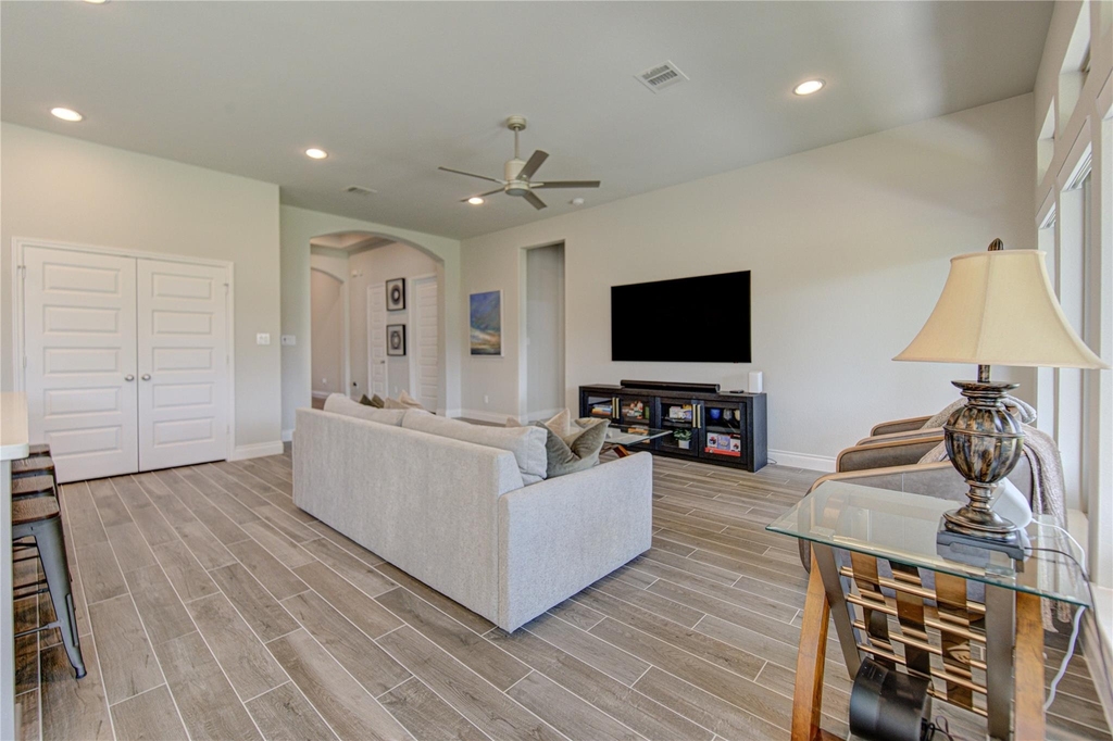 1930 Creekwood Cove - Photo 10