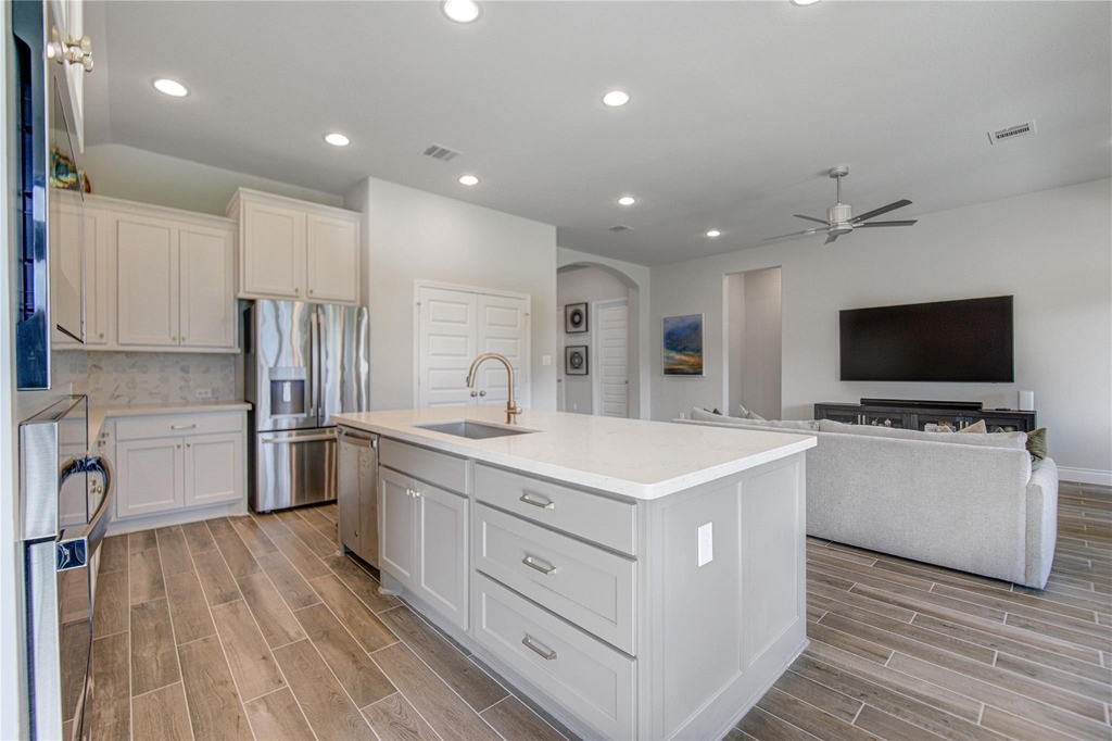 1930 Creekwood Cove - Photo 16