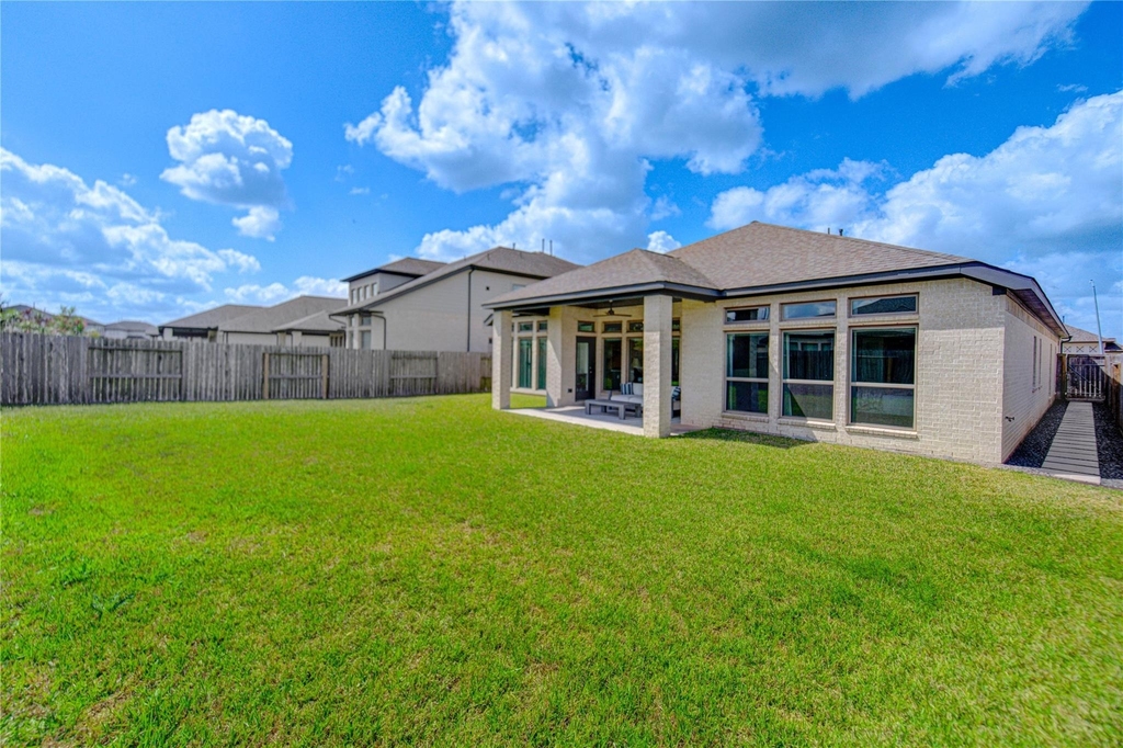 1930 Creekwood Cove - Photo 39