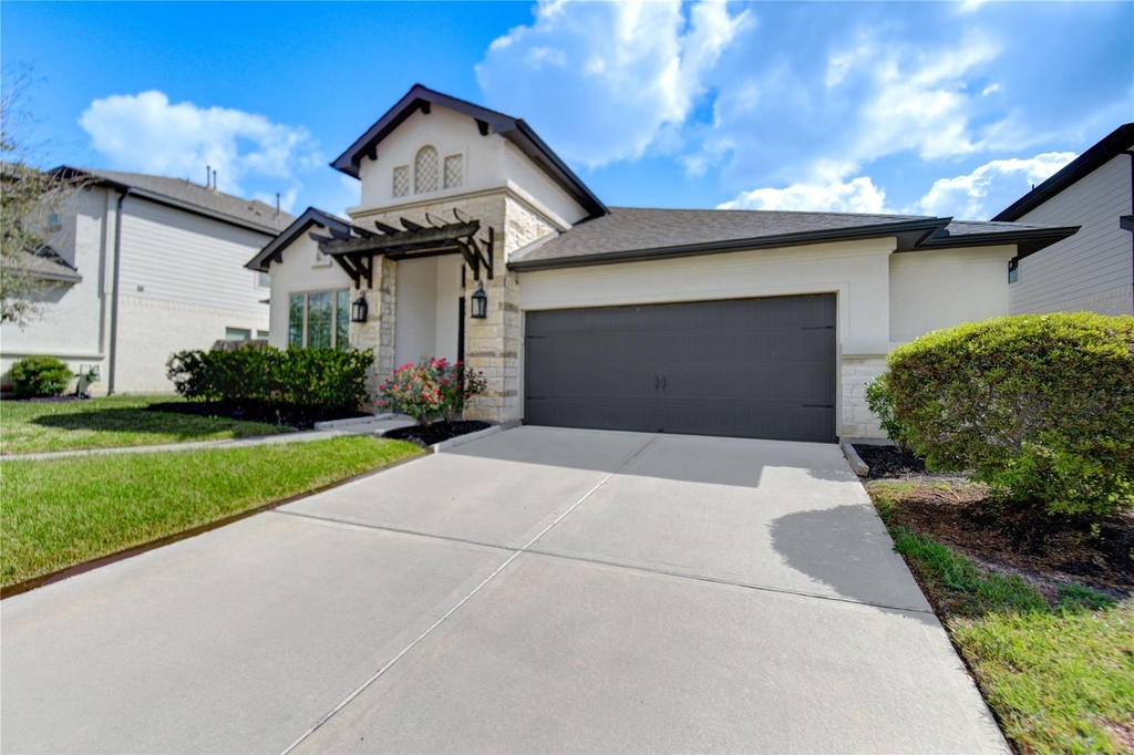 1930 Creekwood Cove - Photo 1