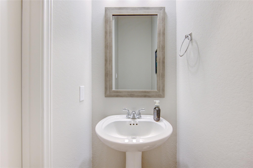 1930 Creekwood Cove - Photo 31