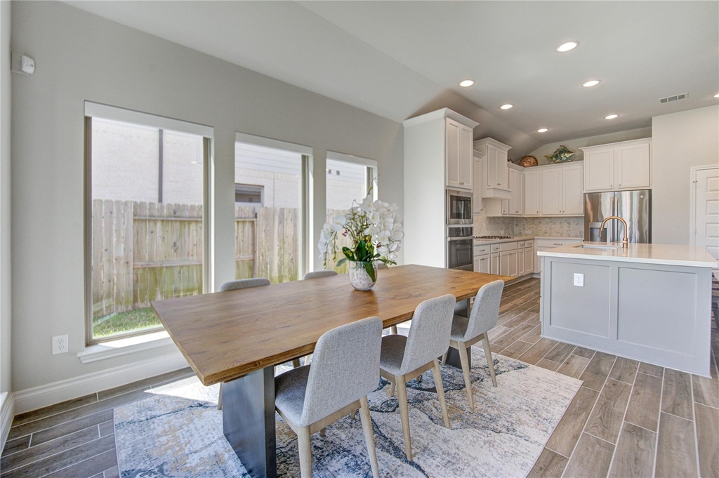 1930 Creekwood Cove - Photo 14