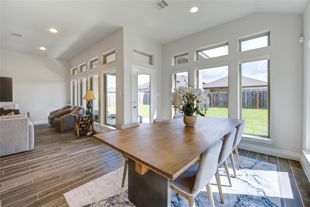 1930 Creekwood Cove - Photo 13