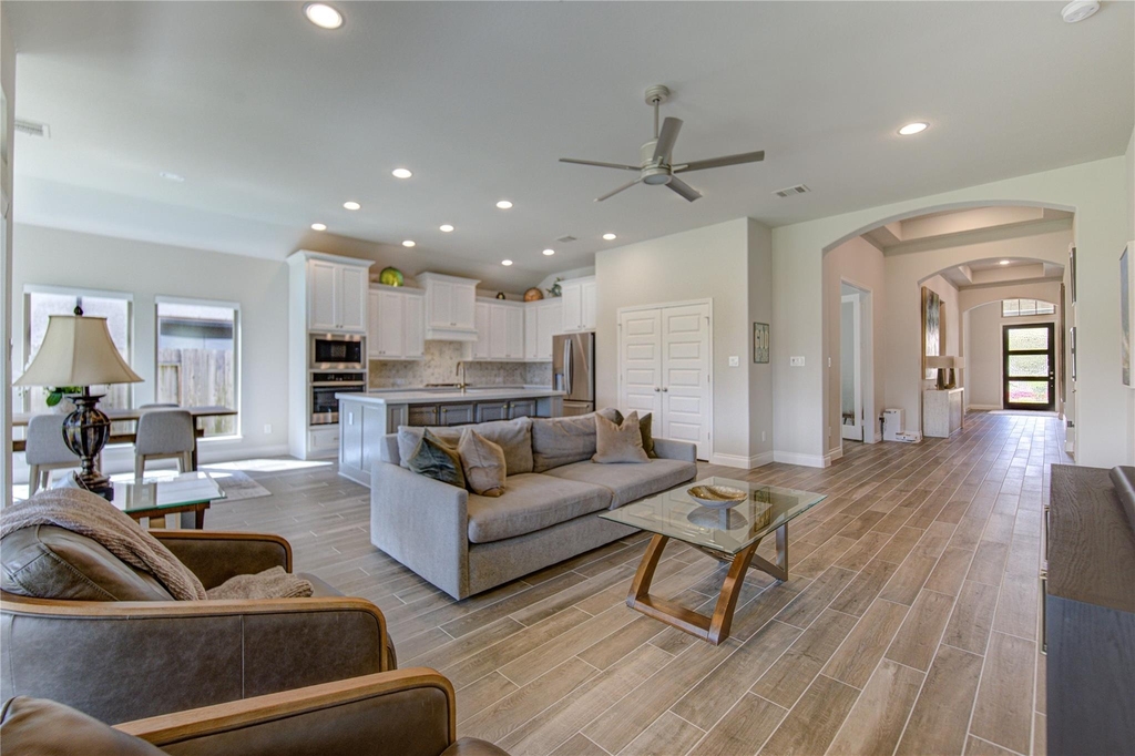 1930 Creekwood Cove - Photo 11