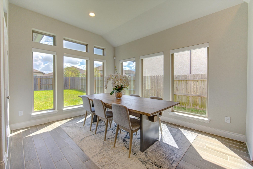 1930 Creekwood Cove - Photo 12