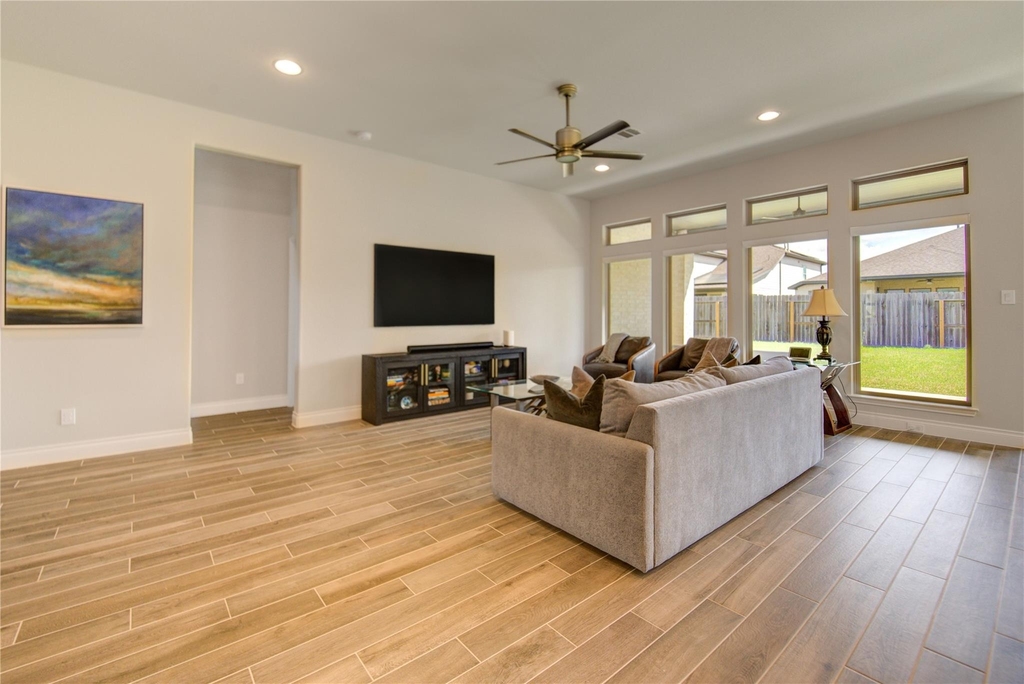1930 Creekwood Cove - Photo 9