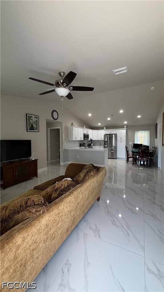 3914 9th Street W - Photo 2
