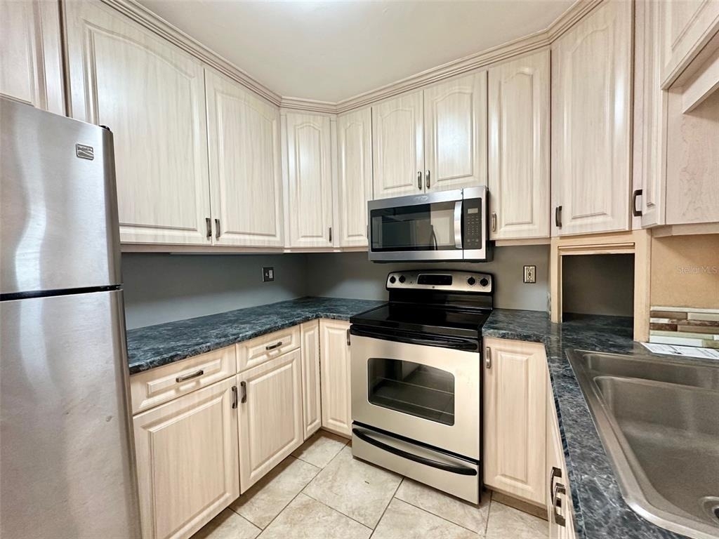 9099 108th Avenue - Photo 6