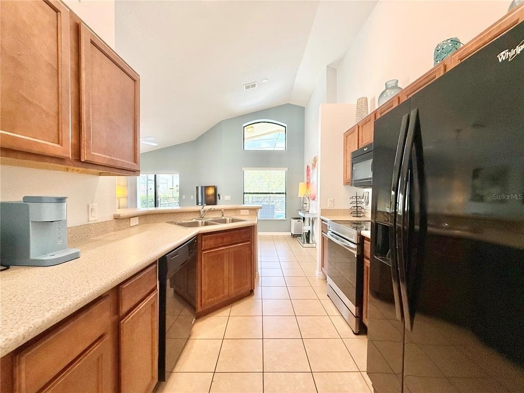 2136 Victoria Drive - Photo 10