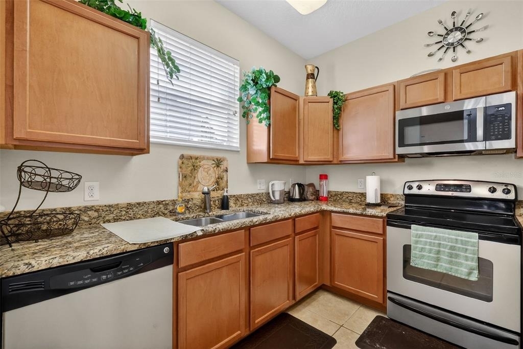 1323 Priory Circle - Photo 17