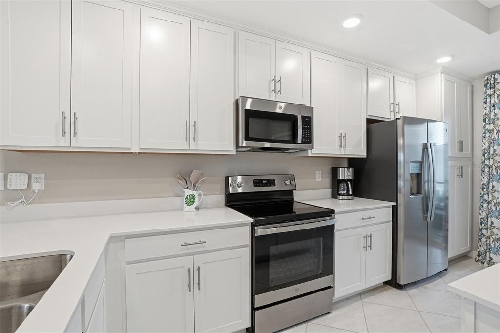 14204 Heritage Landing Boulevard - Photo 13